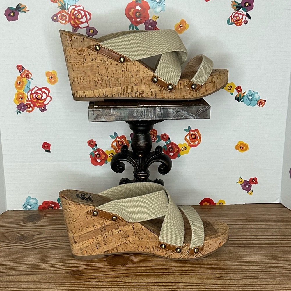 Women's cork wedges